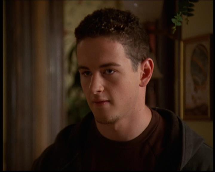 Charmed-Online-dot-614TheLegendOftheSleepyHalliwell1285.jpg Charmed-Online-dot-614TheLegendOftheSleepyHalliwell1285.jpg