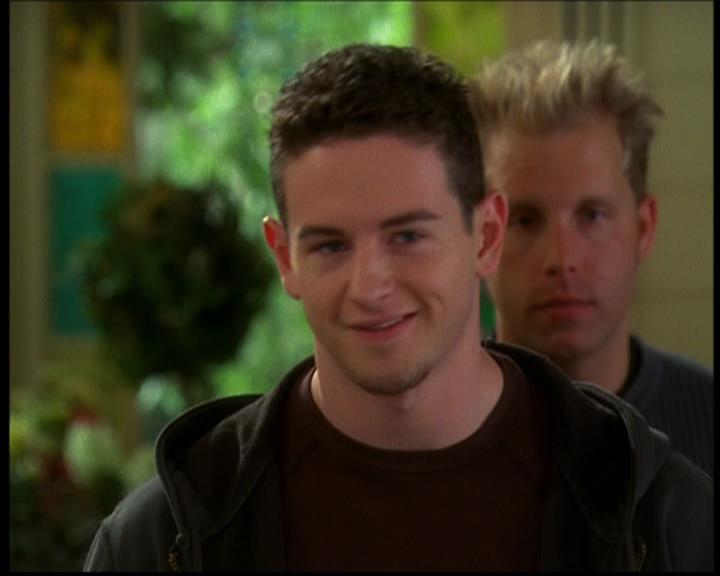 Charmed-Online-dot-614TheLegendOftheSleepyHalliwell1304.jpg Charmed-Online-dot-614TheLegendOftheSleepyHalliwell1304.jpg