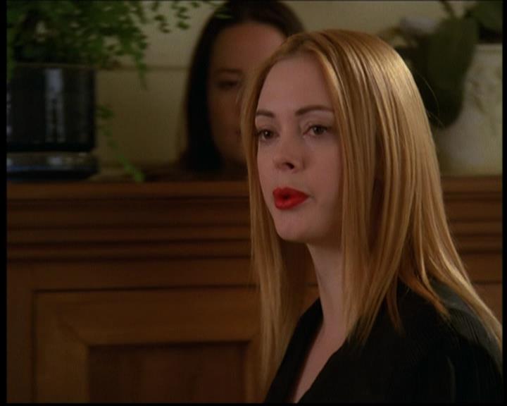 Charmed-Online-dot-614TheLegendOftheSleepyHalliwell1307.jpg Charmed-Online-dot-614TheLegendOftheSleepyHalliwell1307.jpg