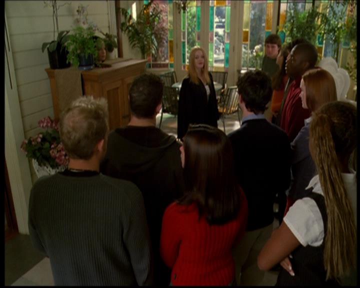 Charmed-Online-dot-614TheLegendOftheSleepyHalliwell1317.jpg