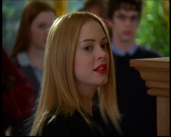 Charmed-Online-dot-614TheLegendOftheSleepyHalliwell1345.jpg