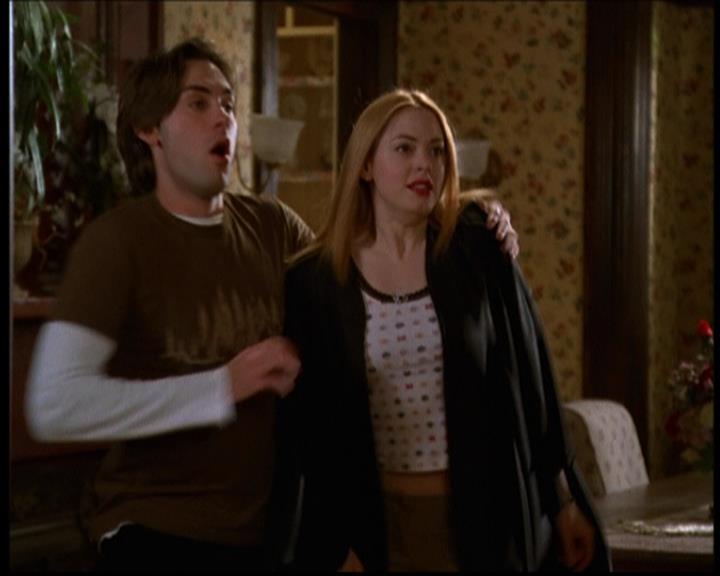 Charmed-Online-dot-614TheLegendOftheSleepyHalliwell1393.jpg