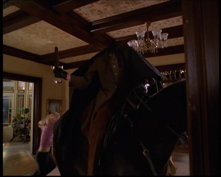 Charmed-Online-dot-614TheLegendOftheSleepyHalliwell1394.jpg Charmed-Online-dot-614TheLegendOftheSleepyHalliwell1394.jpg