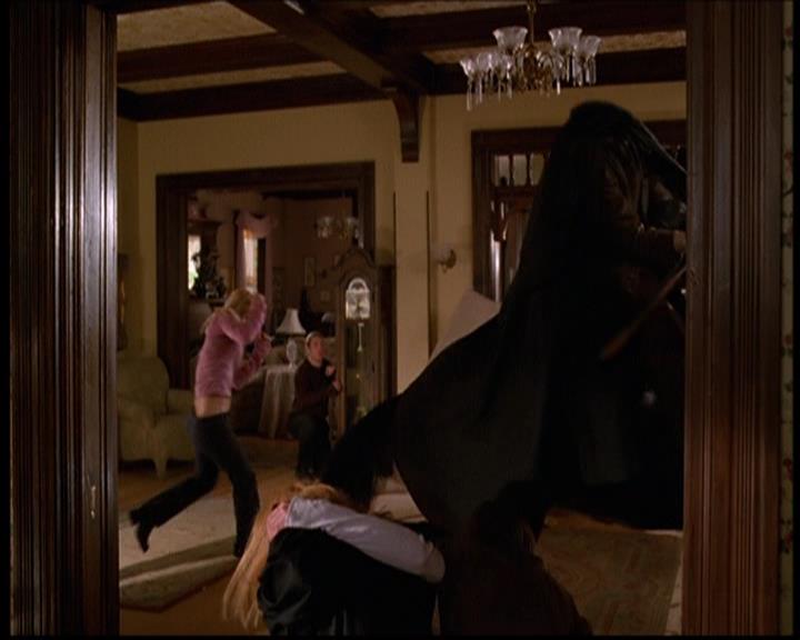 Charmed-Online-dot-614TheLegendOftheSleepyHalliwell1395.jpg