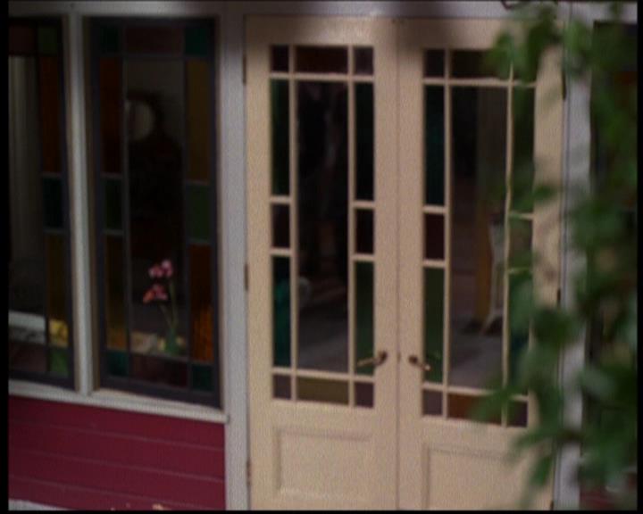 Charmed-Online-dot-614TheLegendOftheSleepyHalliwell1405.jpg Charmed-Online-dot-614TheLegendOftheSleepyHalliwell1405.jpg