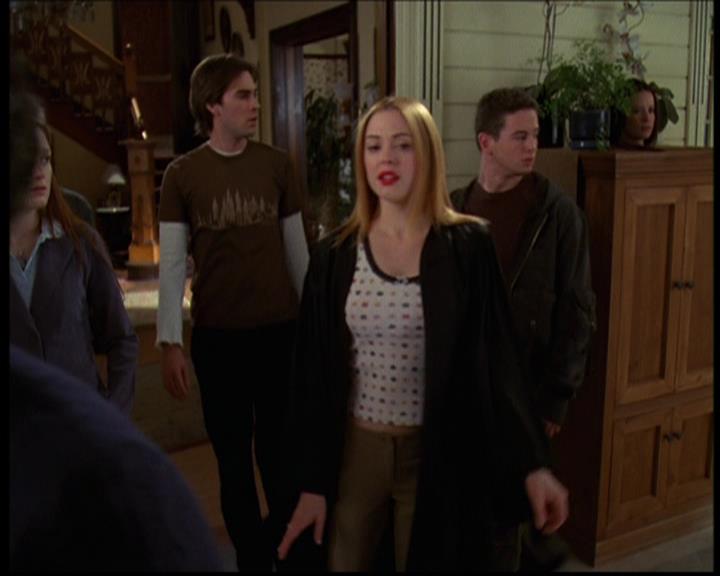 Charmed-Online-dot-614TheLegendOftheSleepyHalliwell1408.jpg