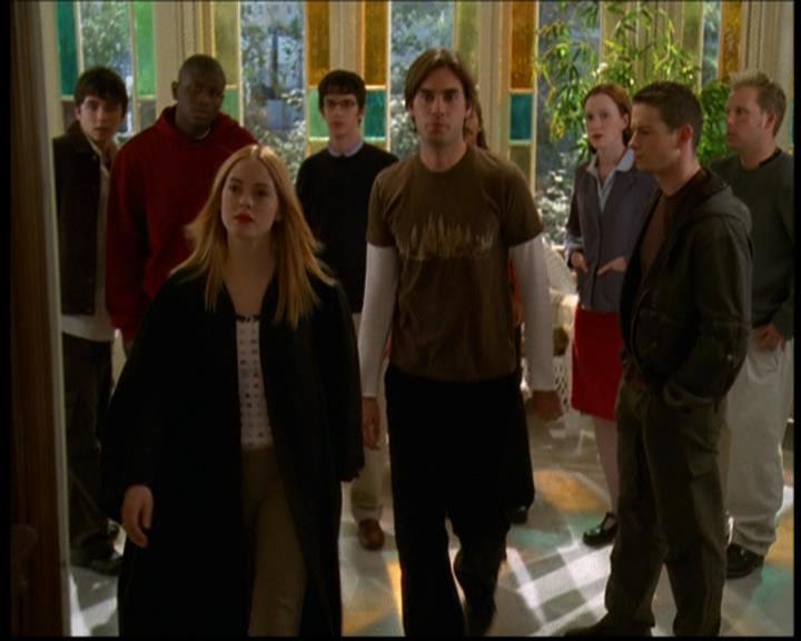 Charmed-Online-dot-614TheLegendOftheSleepyHalliwell1422.jpg