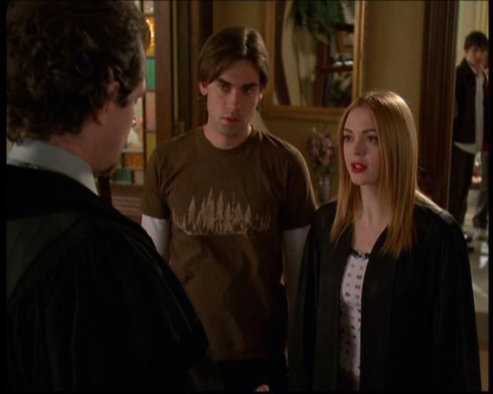 Charmed-Online-dot-614TheLegendOftheSleepyHalliwell1441.jpg
