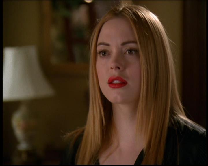 Charmed-Online-dot-614TheLegendOftheSleepyHalliwell1444.jpg Charmed-Online-dot-614TheLegendOftheSleepyHalliwell1444.jpg