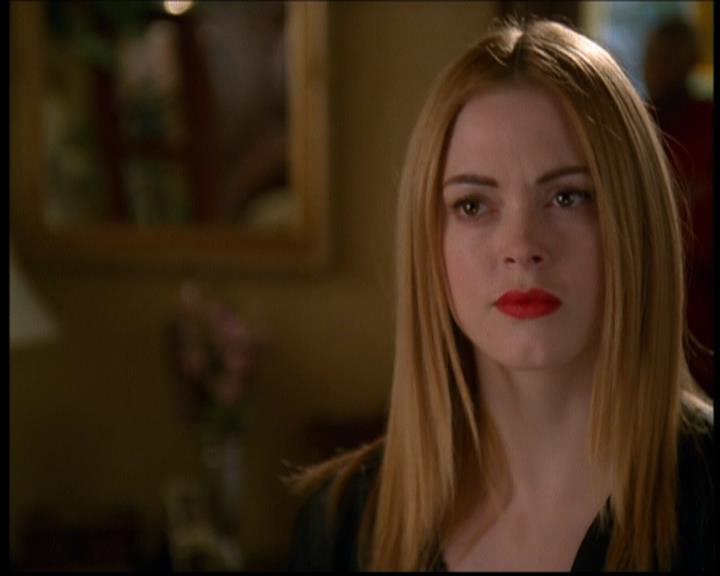 Charmed-Online-dot-614TheLegendOftheSleepyHalliwell1462.jpg