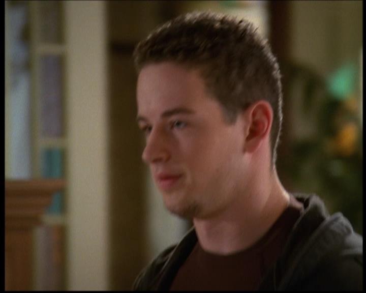 Charmed-Online-dot-614TheLegendOftheSleepyHalliwell1471.jpg
