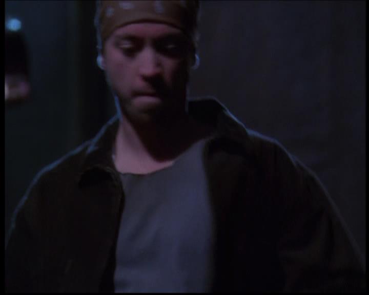 Charmed-Online-dot-614TheLegendOftheSleepyHalliwell1491.jpg