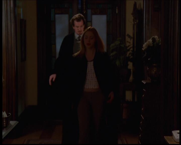 Charmed-Online-dot-614TheLegendOftheSleepyHalliwell1532.jpg Charmed-Online-dot-614TheLegendOftheSleepyHalliwell1532.jpg