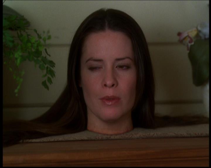 Charmed-Online-dot-614TheLegendOftheSleepyHalliwell1573.jpg