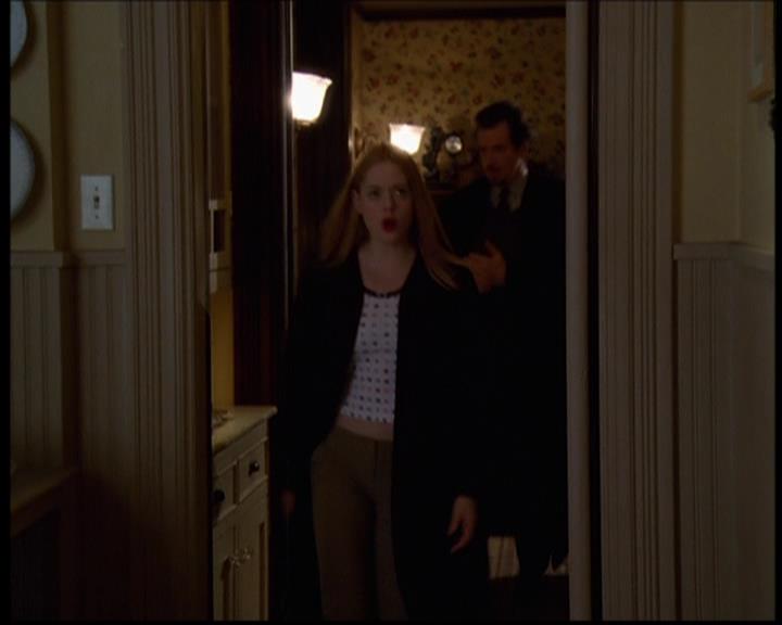 Charmed-Online-dot-614TheLegendOftheSleepyHalliwell1576.jpg
