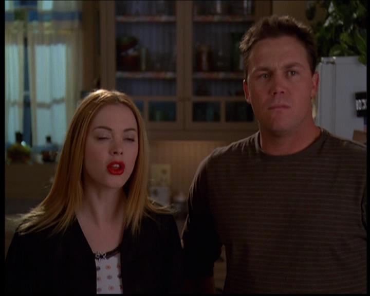 Charmed-Online-dot-614TheLegendOftheSleepyHalliwell1592.jpg Charmed-Online-dot-614TheLegendOftheSleepyHalliwell1592.jpg