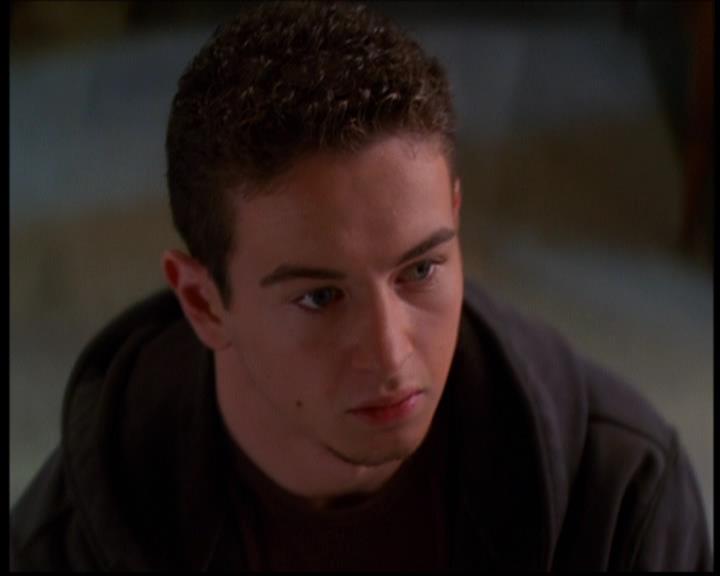 Charmed-Online-dot-614TheLegendOftheSleepyHalliwell1629.jpg