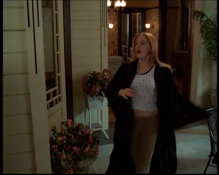 Charmed-Online-dot-614TheLegendOftheSleepyHalliwell1649.jpg