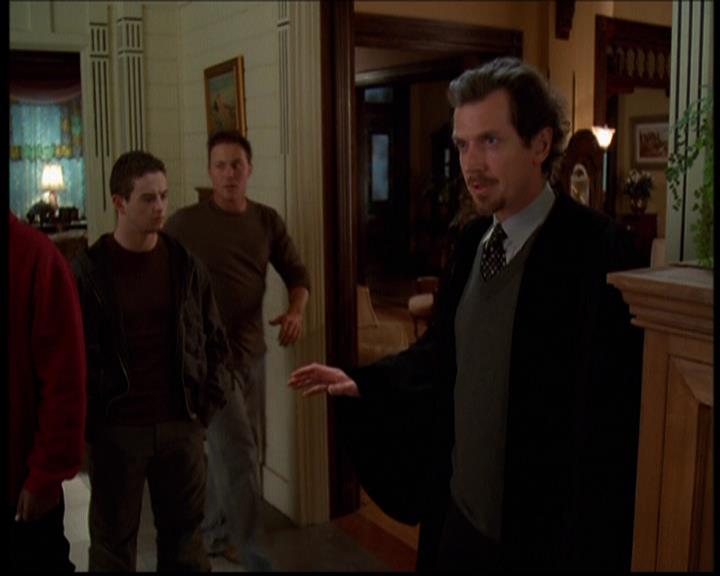 Charmed-Online-dot-614TheLegendOftheSleepyHalliwell1653.jpg Charmed-Online-dot-614TheLegendOftheSleepyHalliwell1653.jpg