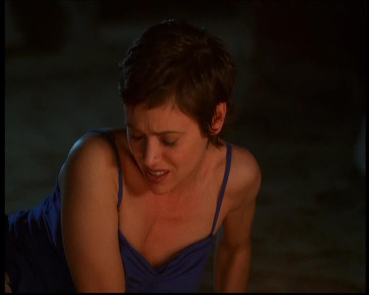 Charmed-Online-dot-614TheLegendOftheSleepyHalliwell1675.jpg