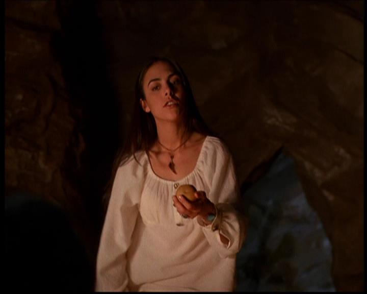 Charmed-Online-dot-614TheLegendOftheSleepyHalliwell1687.jpg Charmed-Online-dot-614TheLegendOftheSleepyHalliwell1687.jpg