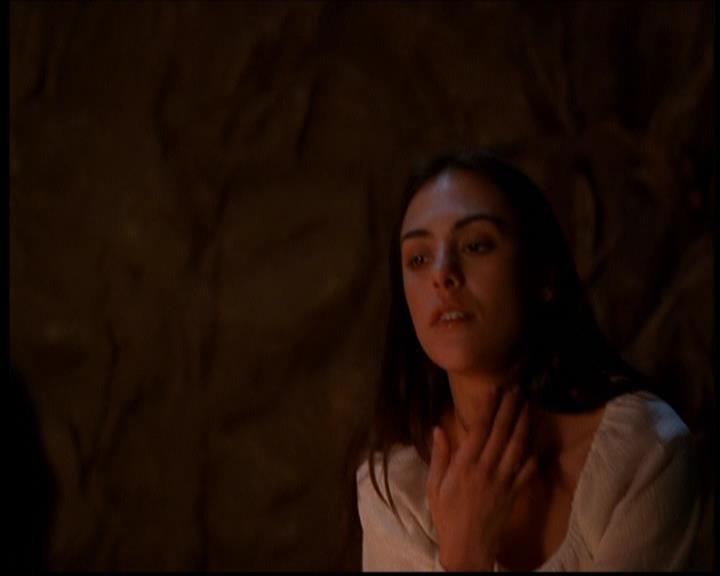 Charmed-Online-dot-614TheLegendOftheSleepyHalliwell1692.jpg
