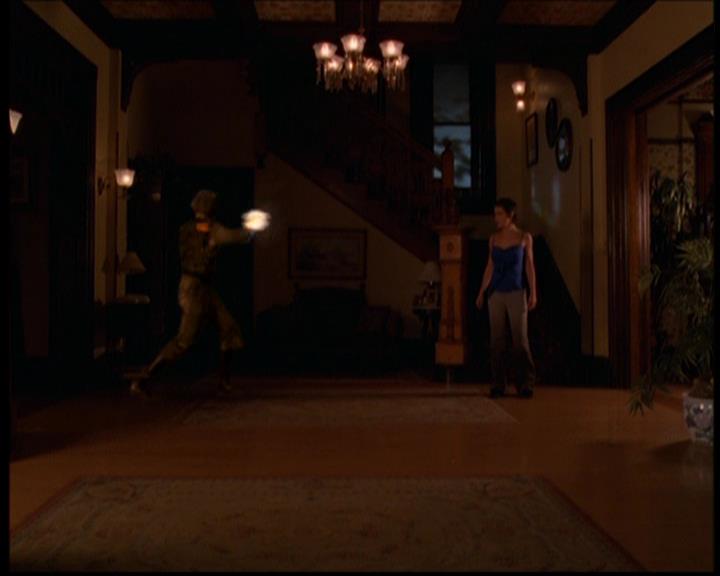 Charmed-Online-dot-614TheLegendOftheSleepyHalliwell1713.jpg