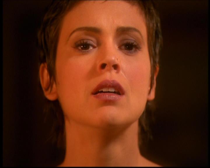 Charmed-Online-dot-614TheLegendOftheSleepyHalliwell1734.jpg Charmed-Online-dot-614TheLegendOftheSleepyHalliwell1734.jpg