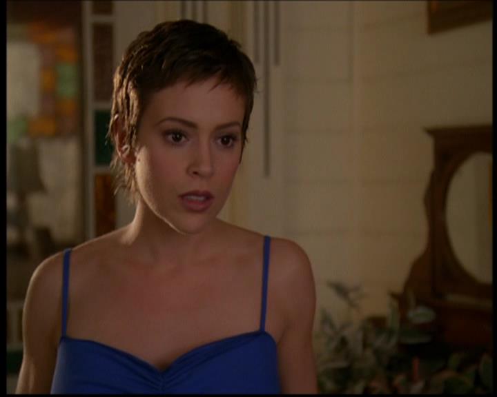 Charmed-Online-dot-614TheLegendOftheSleepyHalliwell1747.jpg