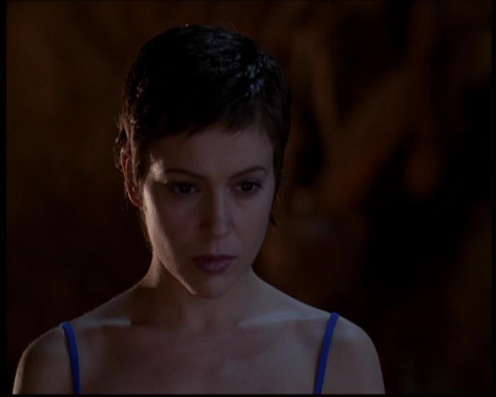 Charmed-Online-dot-614TheLegendOftheSleepyHalliwell1781.jpg