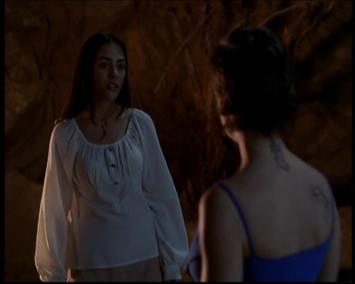 Charmed-Online-dot-614TheLegendOftheSleepyHalliwell1810.jpg