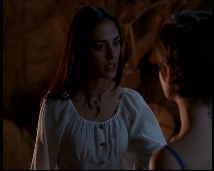 Charmed-Online-dot-614TheLegendOftheSleepyHalliwell1813.jpg