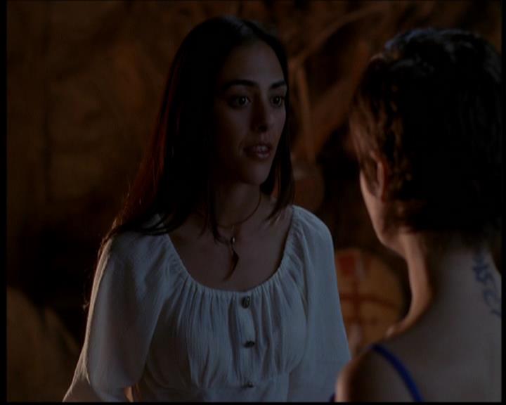 Charmed-Online-dot-614TheLegendOftheSleepyHalliwell1815.jpg Charmed-Online-dot-614TheLegendOftheSleepyHalliwell1815.jpg