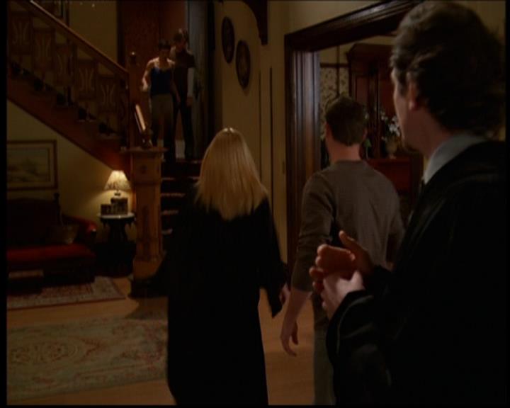 Charmed-Online-dot-614TheLegendOftheSleepyHalliwell1833.jpg Charmed-Online-dot-614TheLegendOftheSleepyHalliwell1833.jpg