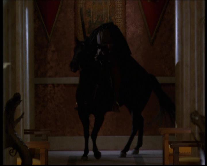 Charmed-Online-dot-614TheLegendOftheSleepyHalliwell2061.jpg