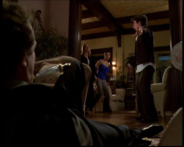 Charmed-Online-dot-614TheLegendOftheSleepyHalliwell2146.jpg
