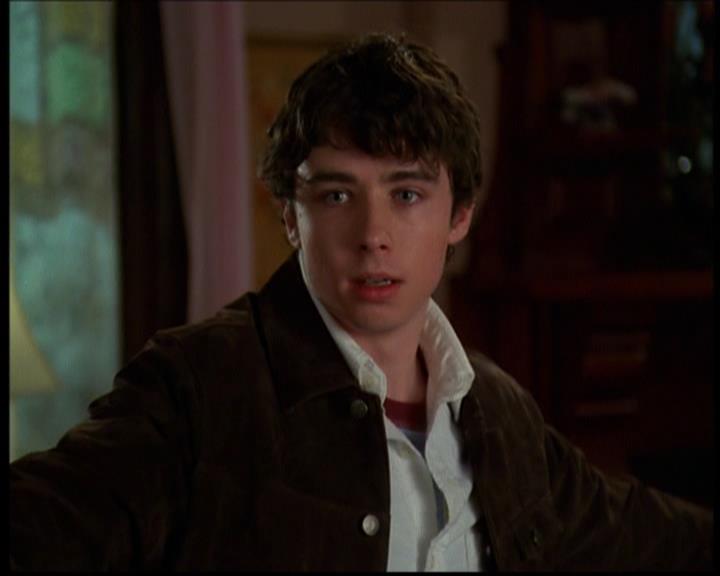 Charmed-Online-dot-614TheLegendOftheSleepyHalliwell2147.jpg