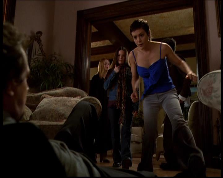 Charmed-Online-dot-614TheLegendOftheSleepyHalliwell2188.jpg