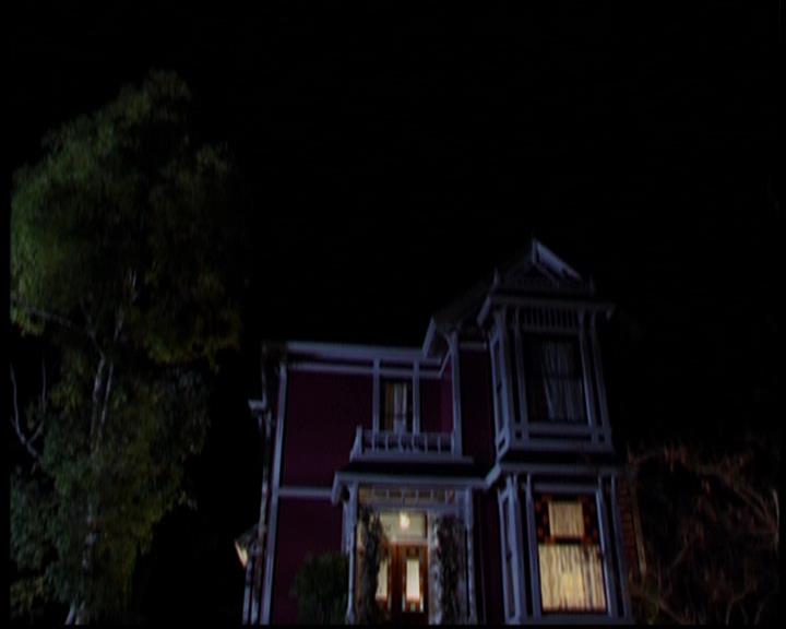 Charmed-Online-dot-614TheLegendOftheSleepyHalliwell2204.jpg