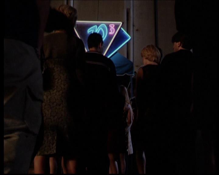 Charmed-Online-dot-614TheLegendOftheSleepyHalliwell2221.jpg