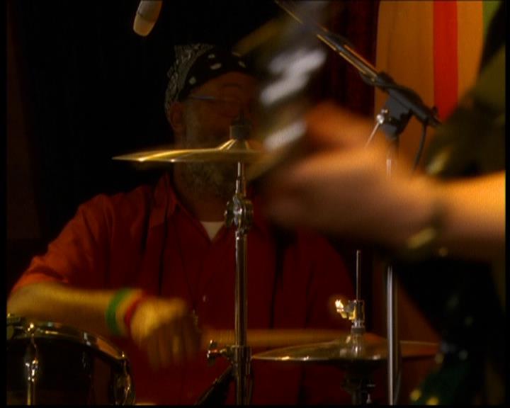 Charmed-Online-dot-614TheLegendOftheSleepyHalliwell2240.jpg Charmed-Online-dot-614TheLegendOftheSleepyHalliwell2240.jpg