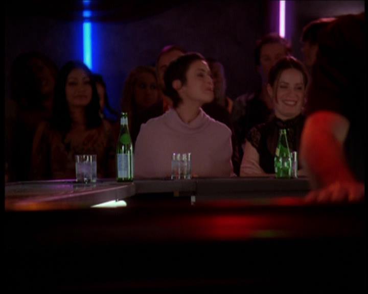 Charmed-Online-dot-614TheLegendOftheSleepyHalliwell2254.jpg