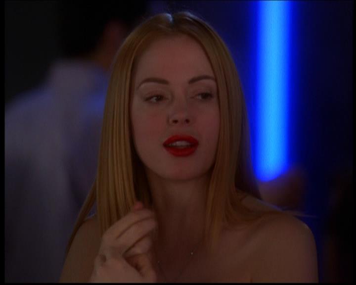 Charmed-Online-dot-614TheLegendOftheSleepyHalliwell2299.jpg