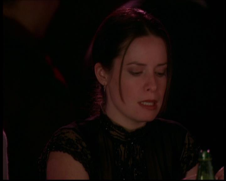 Charmed-Online-dot-614TheLegendOftheSleepyHalliwell2314.jpg