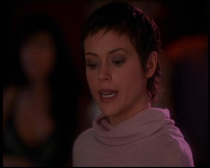 Charmed-Online-dot-614TheLegendOftheSleepyHalliwell2324.jpg