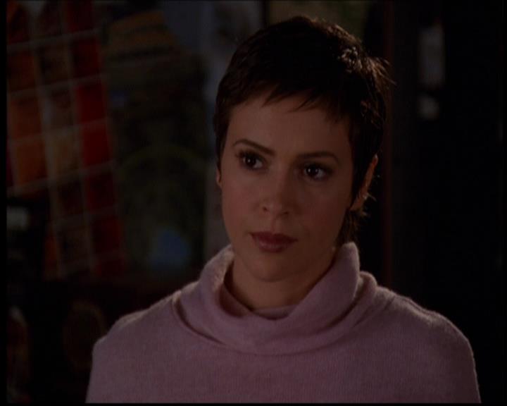 Charmed-Online-dot-614TheLegendOftheSleepyHalliwell2372.jpg Charmed-Online-dot-614TheLegendOftheSleepyHalliwell2372.jpg