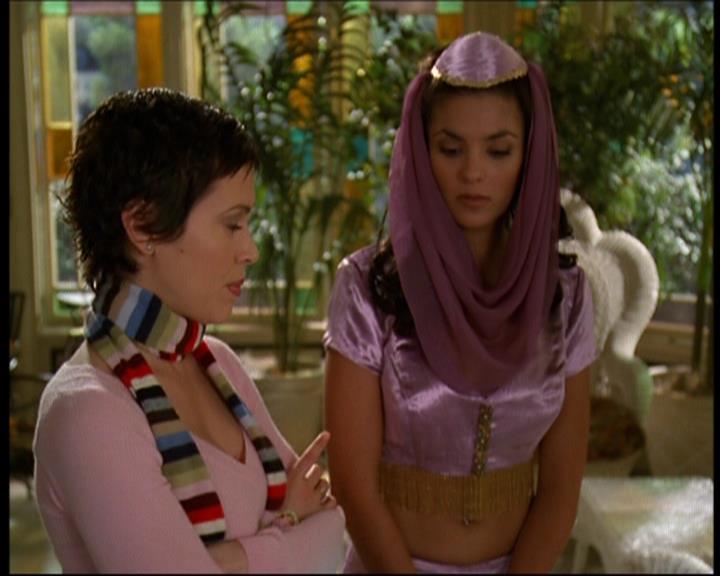 Charmed-Online-dot-615IDreamOfPhoebe0331.jpg