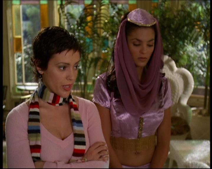 Charmed-Online-dot-615IDreamOfPhoebe0332.jpg