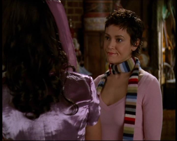 Charmed-Online-dot-615IDreamOfPhoebe0764.jpg