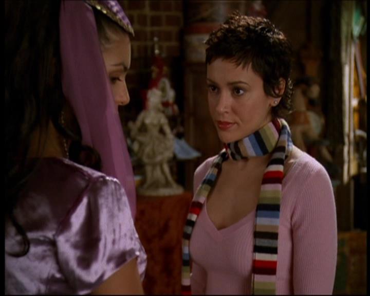 Charmed-Online-dot-615IDreamOfPhoebe0770.jpg